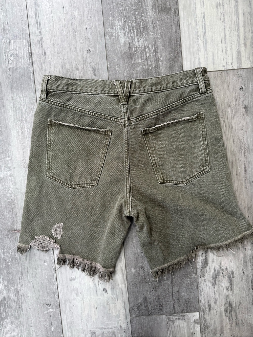 Free People We The Free Sequoia Distressed Denim Shorts Olive Green Size 28 - Picture 7 of 13
